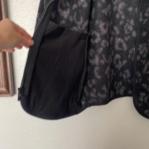 NWT All in Motion Dark Gray Cheetah Sherpa Jacket - Picture 6 of 9